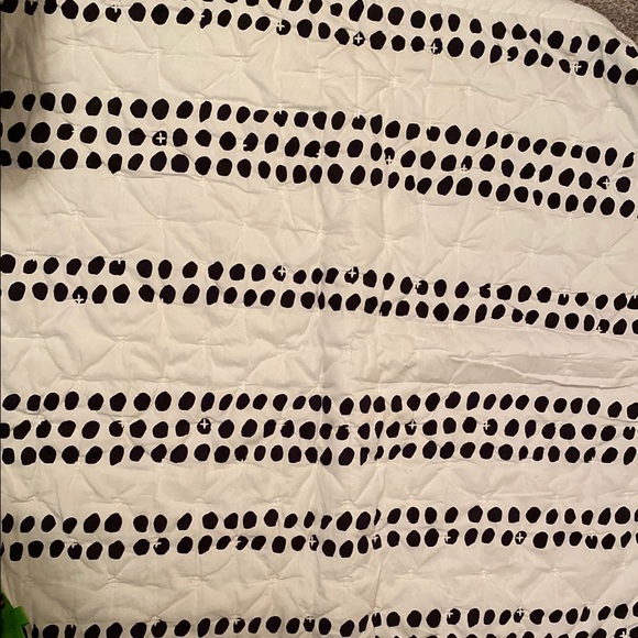 Lovevery Baby Polka Dot Quilt and matching Changing Pad Cover - Picture 3 of 11